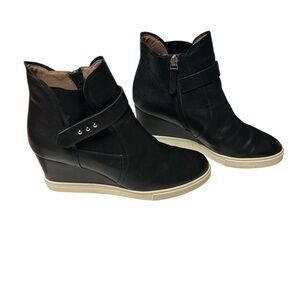 Linea Paolo Leather Black Comfort  Wedge Ankle Boots